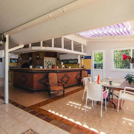Villa ألانيا